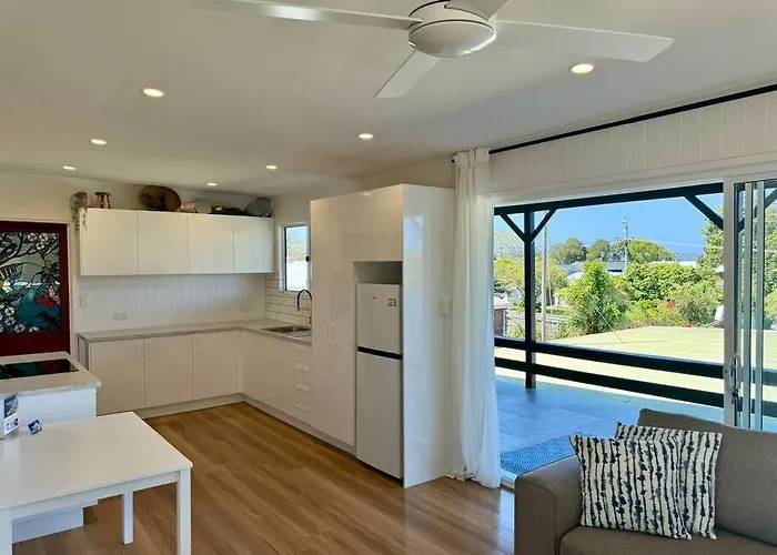 The Old Artist Residence, Boreen Point Boutique Accomodation