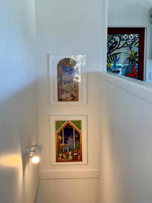 The Old Artist Residence, Boreen Point Boutique *